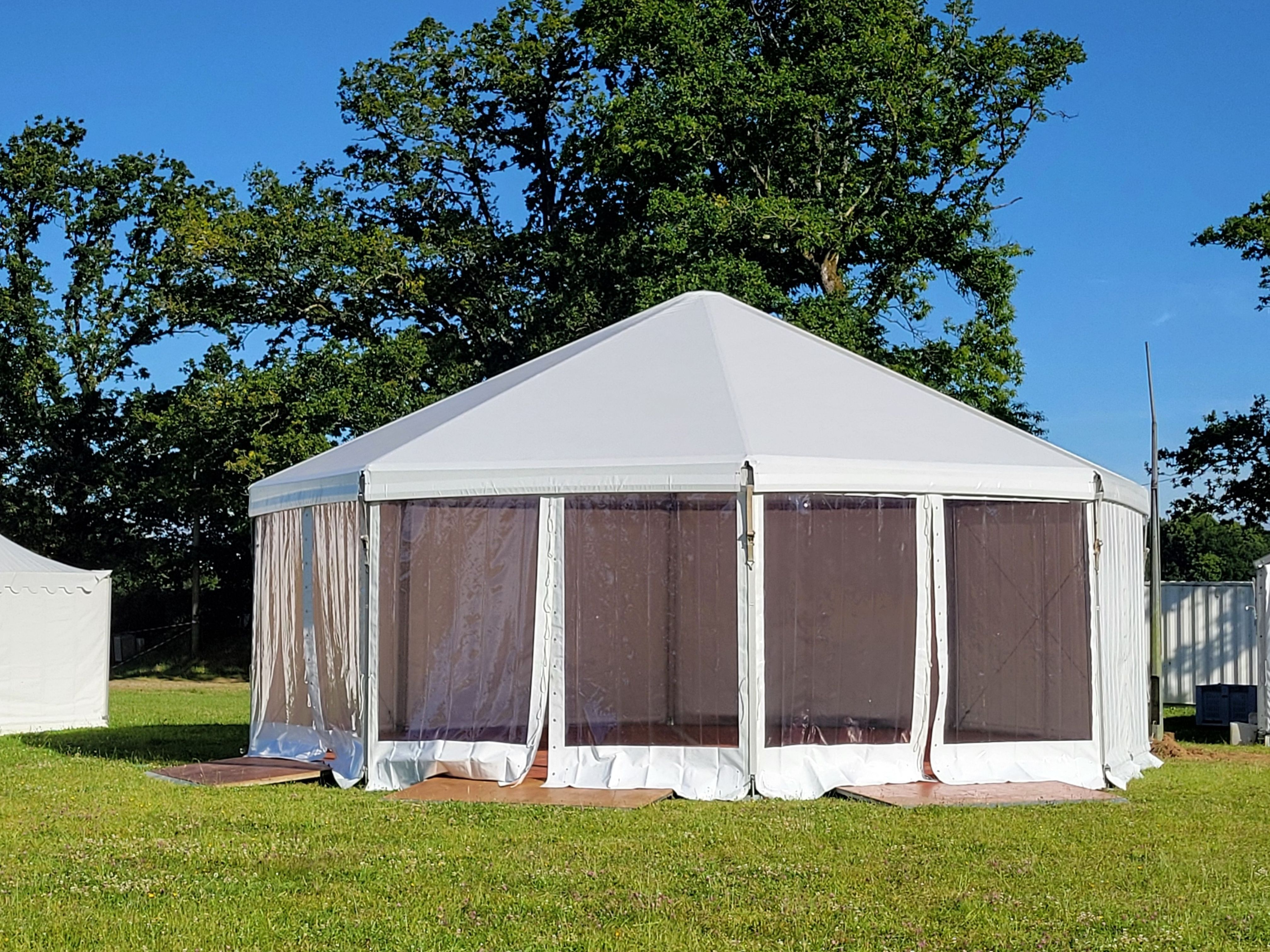 Tente Octogonale des Vieilles Charrues